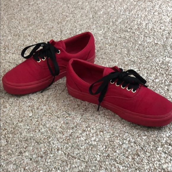 Vans Triple Red Low Lace Up Skate Shoes with Black Laces - Picture 3 of 9